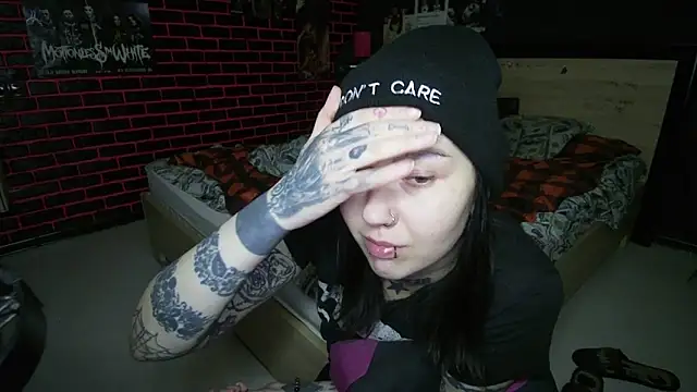 MoorderxDoll online show from April 12, 10:12 pm