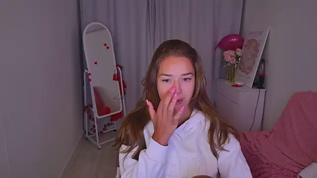 LovelyJessie online show from February 17, 1:43 pm