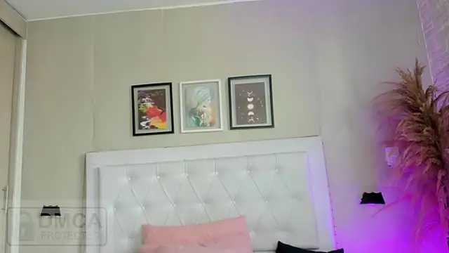 emma  smith1 online show from March 19, 12:42 pm