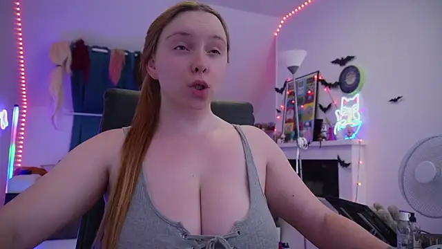  Yummy Girl  online show from July 14, 8:57 pm