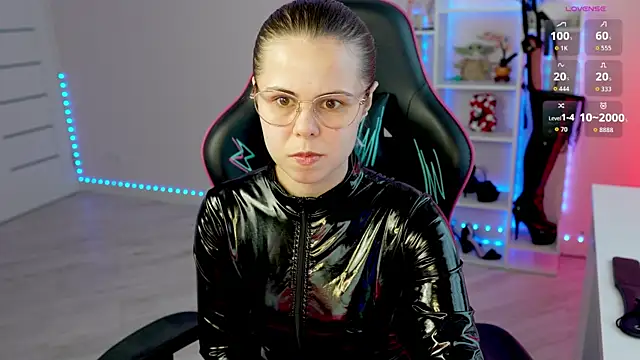 Latex Kitty online show from June 3, 4:34 pm