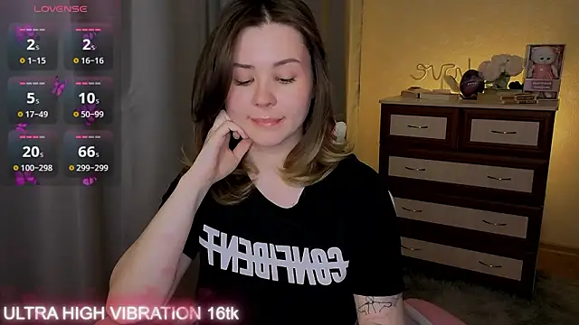 cutie mili online show from February 15, 12:26 pm