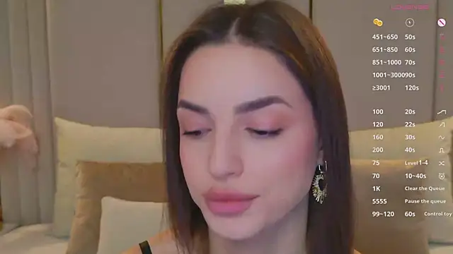 BellaHalles online show from January 18, 5:59 am