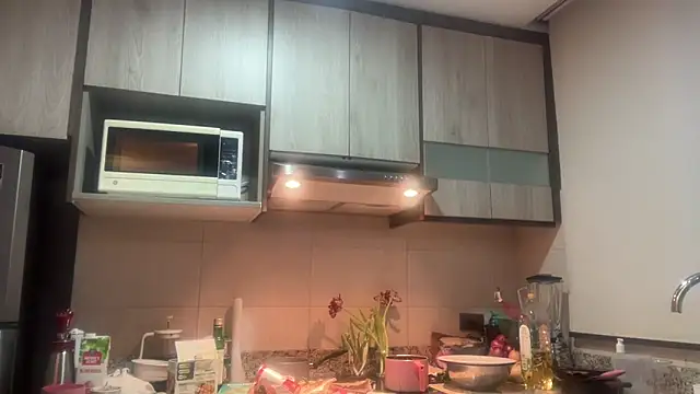 ChocolateCakeQueen online show from March 14, 12:00 am