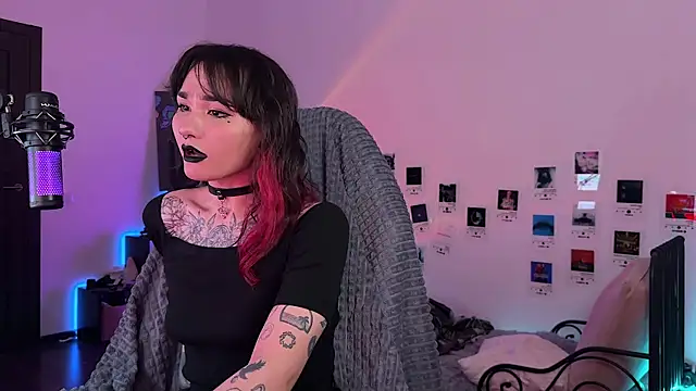 deadlysweet online show from June 14, 7:03 pm
