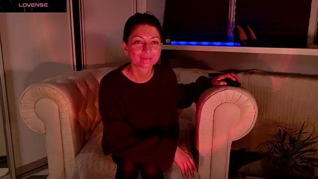 Your Little Milf online show from March 29, 9:14 pm