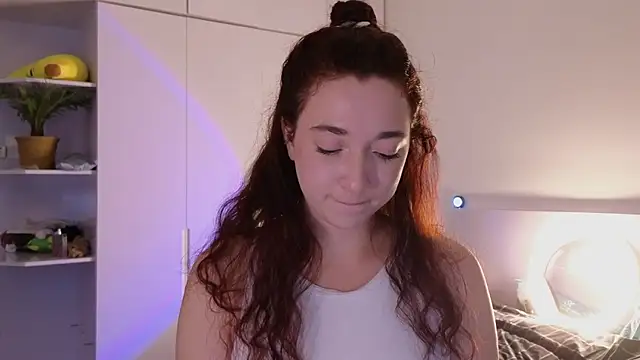 YasmineWest online show from June 28, 10:33 am