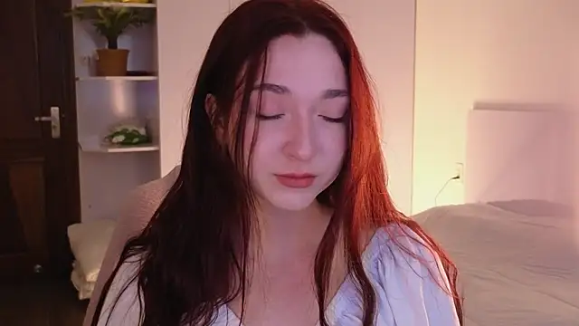 YasmineWest online show from June 17, 1:07 am