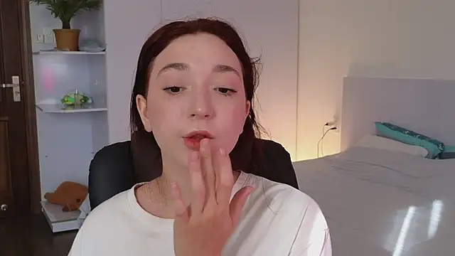 YasmineWest online show from June 26, 9:21 am