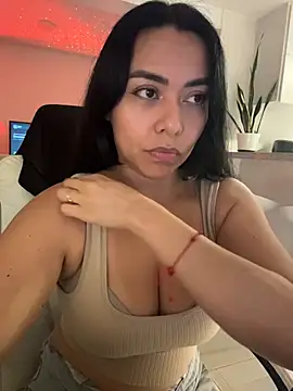 PetitLumiere online show from April 4, 4:00 am