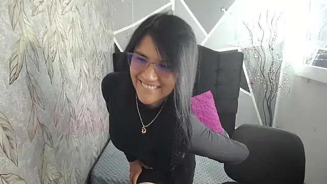  lauren grey  online show from July 2, 5:30 pm