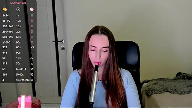 Kimmberr online show from November 11, 4:19 am