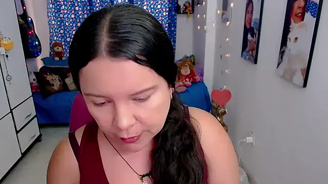 claryssa  online show from March 4, 8:37 pm