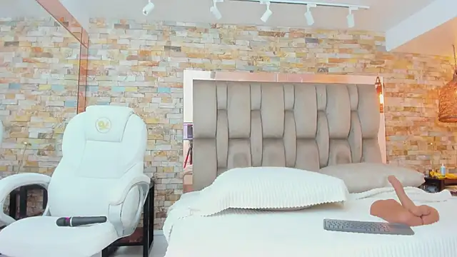 karla dunn online show from April 1, 9:01 pm