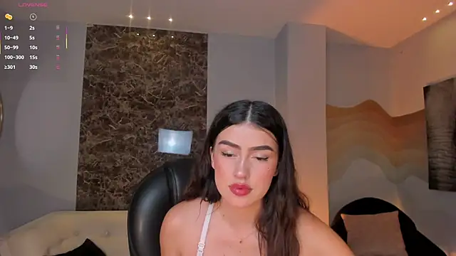 PaulinaSantos  online show from May 28, 8:07 pm