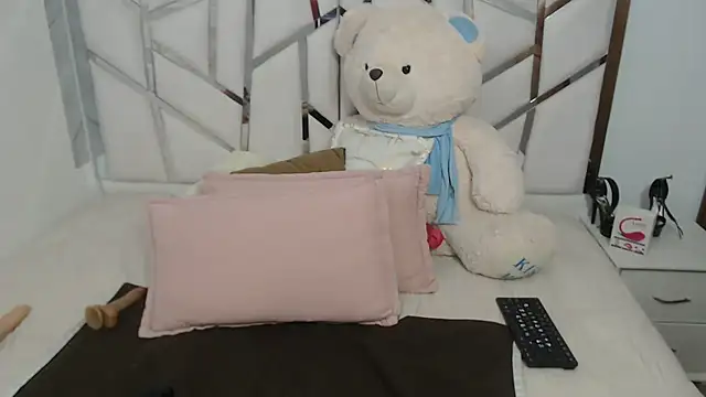 celestesouzalatin online show from July 18, 12:25 am