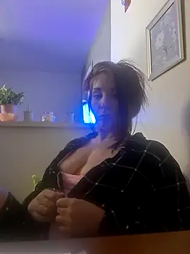 gorgeous11 online show from February 5, 7:00 am