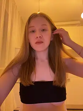 Eva Weyne online show from March 18, 8:47 pm