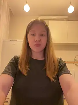 Eva Weyne online show from April 12, 9:50 pm