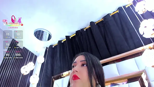 SarayRoyse online show from March 4, 7:31 pm