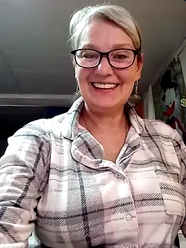 irinamaux online show from May 25, 12:26 pm