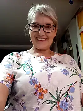irinamaux online show from May 24, 8:35 am