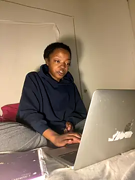 minimama69 online show from November 6, 9:48 am