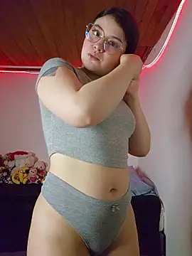 juli05star20 online show from March 4, 3:57 am