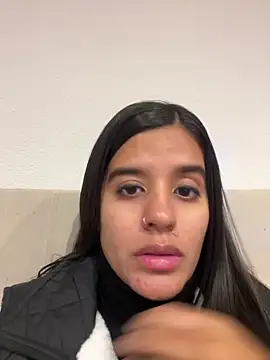 EmelyRogers online show from December 19, 8:12 pm