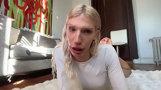 AliceSnowCatt online show from April 18, 7:07 pm