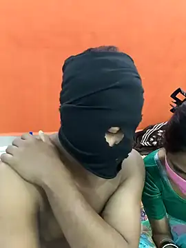 sexycouplemh09 online show from April 4, 6:07 pm