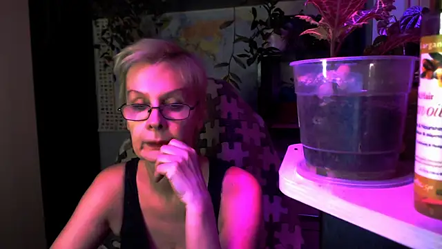 HelgaHimmell online show from April 10, 9:54 pm