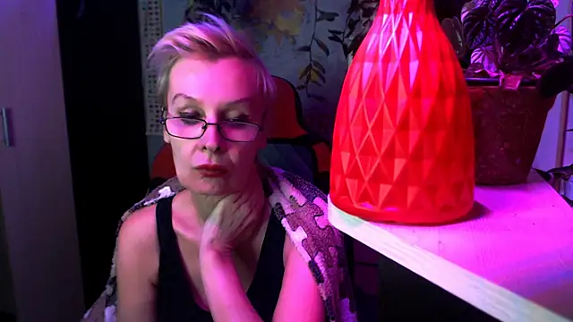 HelgaHimmell online show from April 4, 7:13 pm