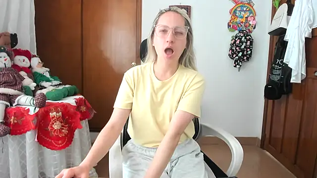 Adele johnsonn1 online show from November 24, 3:47 pm