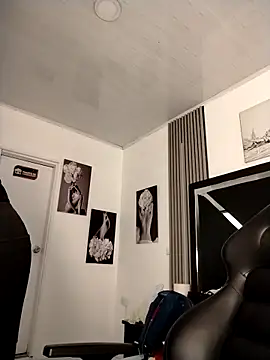 Natasha miilf online show from March 31, 1:22 pm