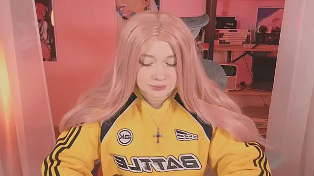 carolina elf online show from April 3, 7:17 am