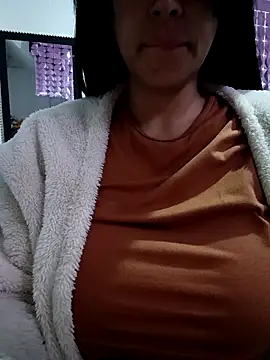 tiffani  love online show from March 9, 11:02 am