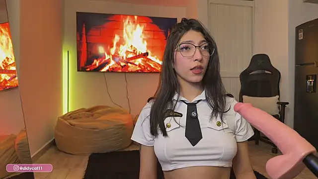 MarianaBranzz online show from March 26, 1:30 am