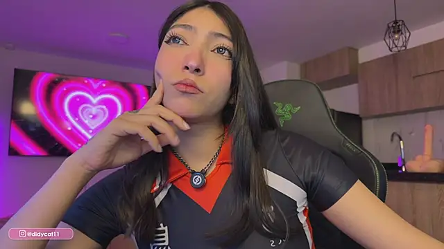 MarianaBranzz online show from March 20, 4:45 pm