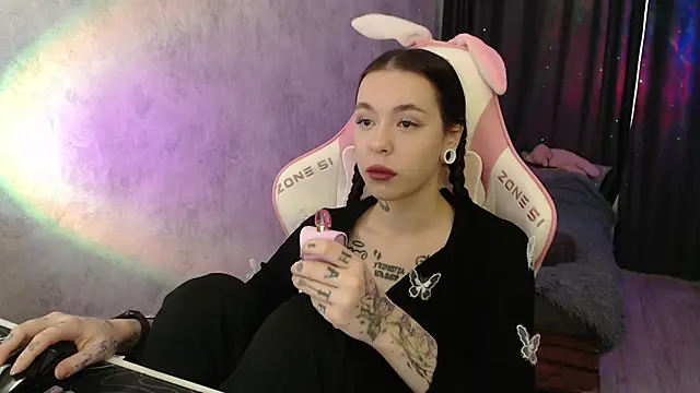 naughty dakota online show from February 2, 12:37 pm