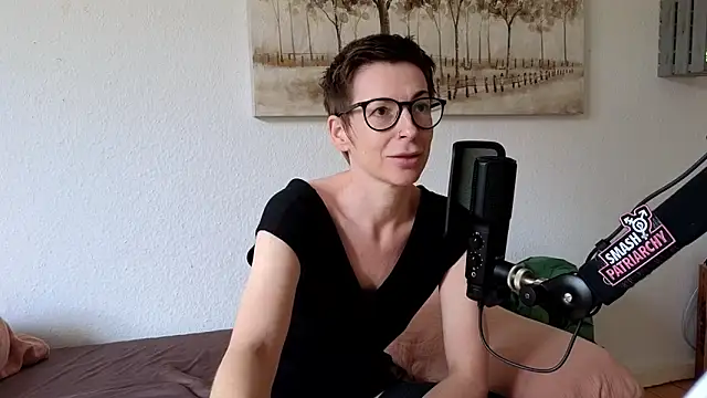 secretly naked online show from September 26, 12:58 pm