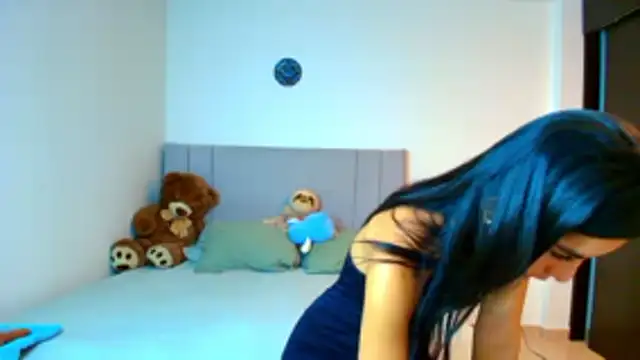 parischarlotte online show from May 4, 1:09 am