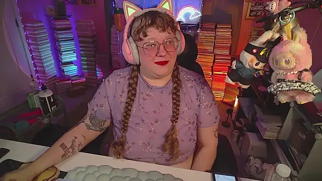 FatVeronica online show from July 2, 5:52 pm