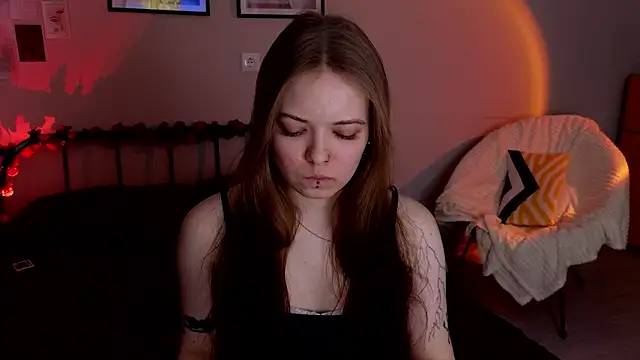 doll lol  online show from April 14, 7:47 pm