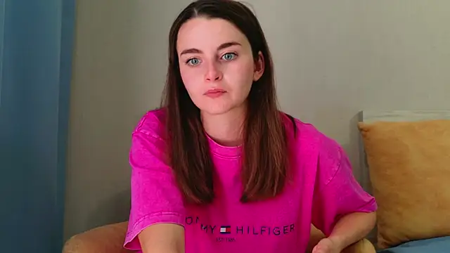 Miss Arwen online show from April 22, 8:22 am