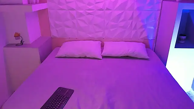 RenataEvans online show from March 28, 6:40 pm