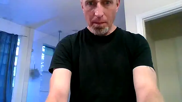 El Gizmo online show from March 30, 2:00 am