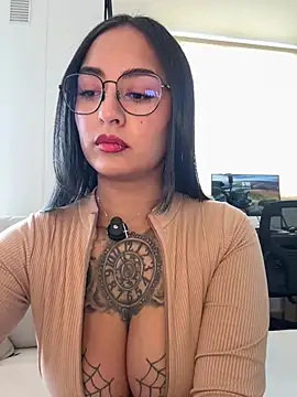 Rae Lil White online show from April 12, 10:12 pm