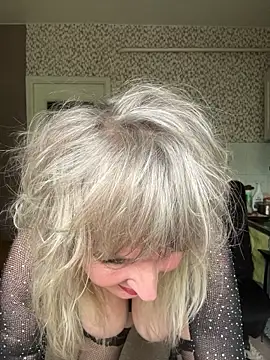 EsterHotMilf online show from April 18, 5:54 am