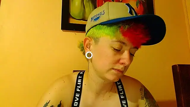 tomboyblue online show from July 9, 2:25 am